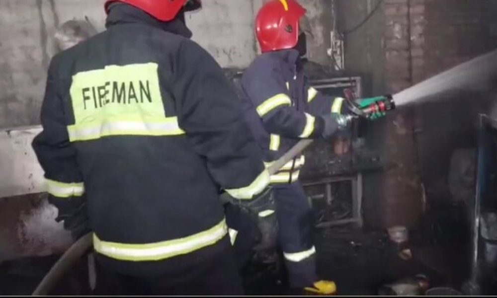 آتش‌سوزی در آبادان مهار شد