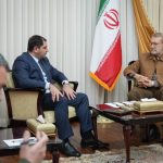 تاکید بر رعایت حاکمیت ملی کشورها در دیدار لاریجانی و وزیردفاع ارمنستان