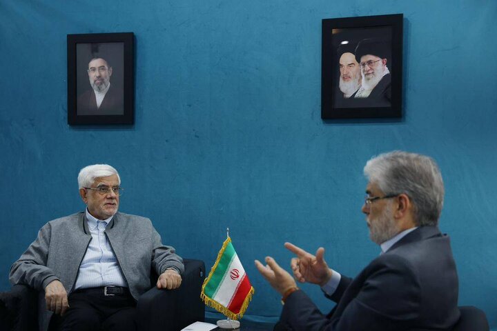 تاکید عارف بر تسریع بازسازی و کاهش فشار اقتصادی بر مردم