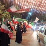 تشکیل زنجیره انسانی و تونل پرچم