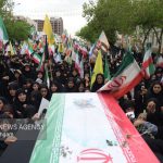 تشییع پیکر شهید «امیر ناصری» بر روی دستان مردم رودان