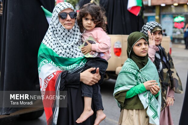 تهران زیر آتش بود اما چراغ یک خانه روشن ماند