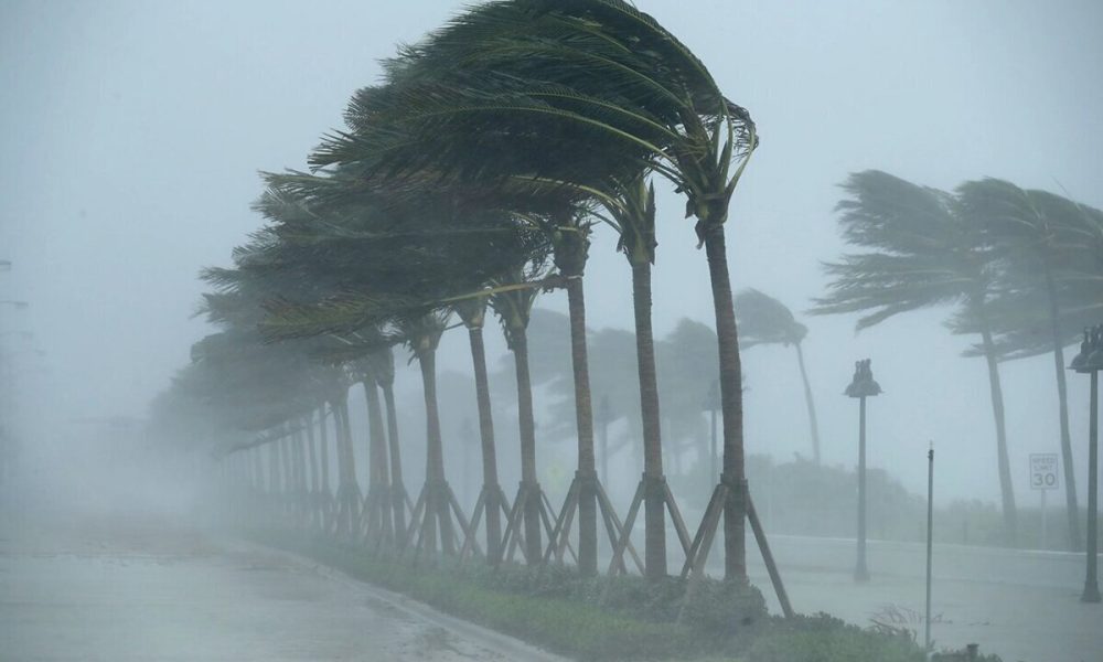 تهرانی‌ها آماده باشند/ وزش باد شدید و بارش باران در راه است