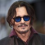 جانی دپ سرود کریسمس را زنده کرد