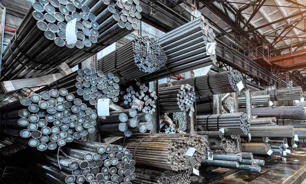 محتکران با اعلام عرضه محصولات فولادی، مجبور به خروج کالاها از انبارها شدند
