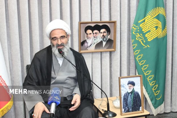 نماینده ولی فقیه در سمنان: لباس خادمیاری رضوی مسئولیت‌آفرین است