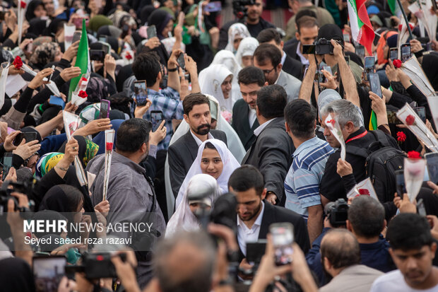 اهتزاز پرچم ایران در جشن ازدواج دانشجویی دانشگاه بوعلی همدان