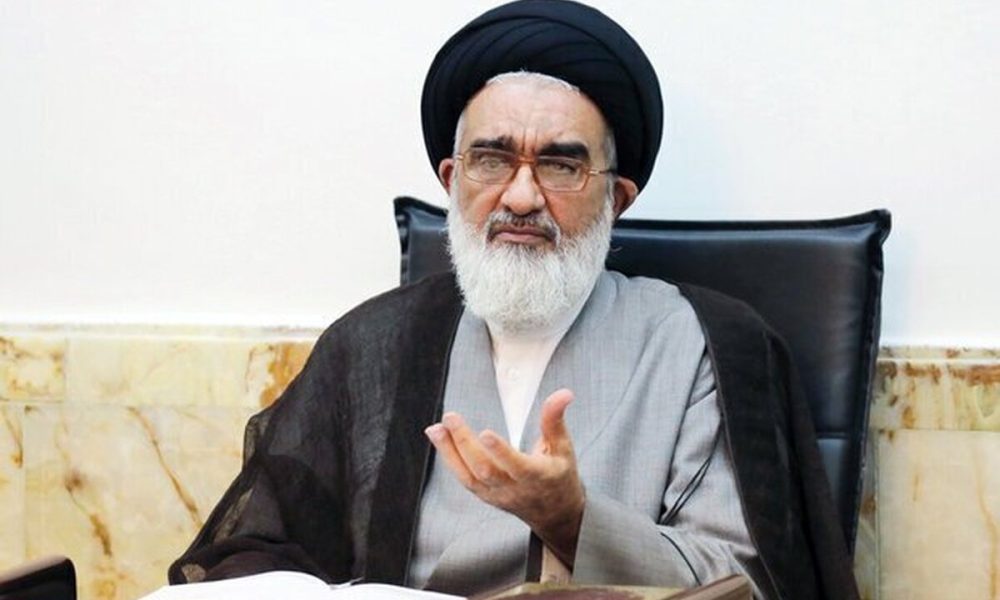 توصیه امام جمعه قم به مردم شرکت کننده در تجمع‌های شبانه