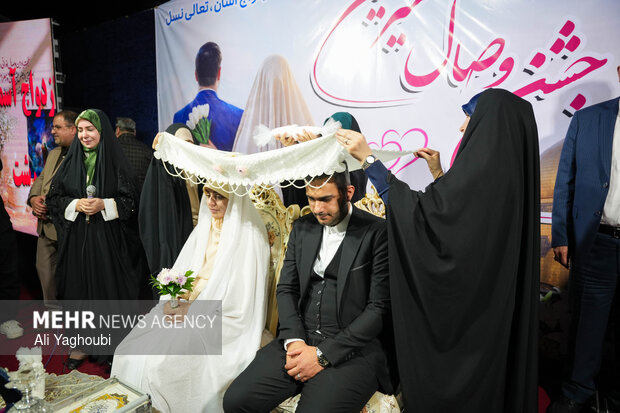 جشن ازدواج زوج های جوان در تجمع شبانه مردم بندرگز