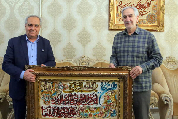 حضور سرزده استاندار آذربایجان شرقی در منزل معلم دوران دبیرستان خود