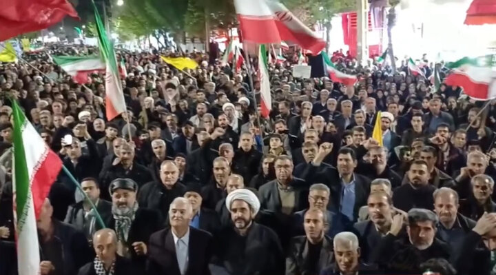 مردم‌ میاندوآب در تجمع ۸۷ شبانه فریاد «الله اکبر» سردادند