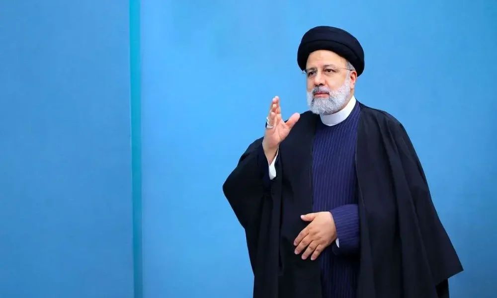 همزمان با سالروز شهادت ابراهیم رئیسی؛ دیوارنگاره میدان انقلاب رونمایی شد
