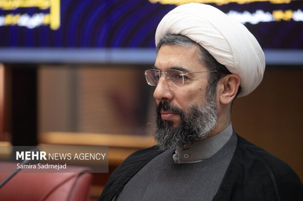 وظیفه اصحاب هنر و رسانه جلوگیری از زوال روایت هاست