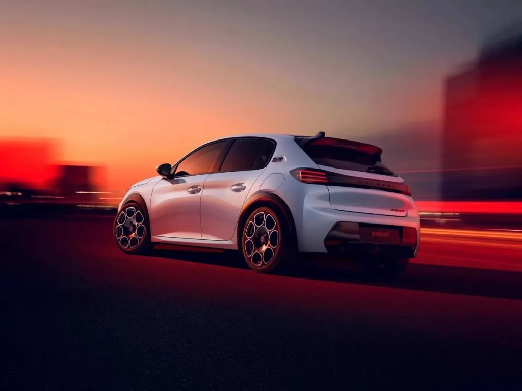 بازگشت افسانه GTi در لباس برقی / پژو e-208 GTi معادلات را تغییر داد