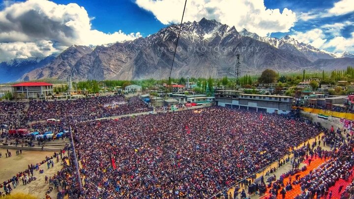برگزاری بزرگ‌ترین اجتماع مردمی برای رهبر شهید در برج تاریخی پاکستان
