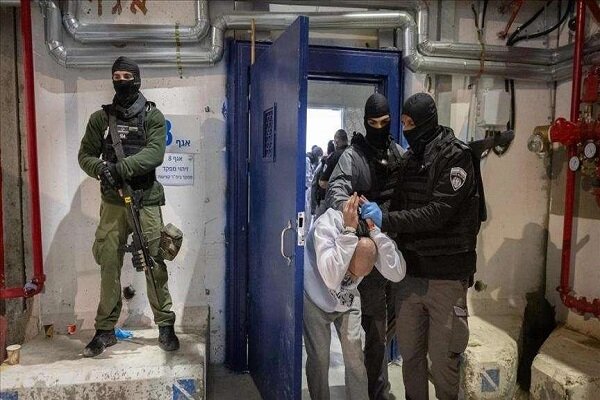 تشدید محدودیت ها و شکنجه زندانیان فلسطینی در عوفر 