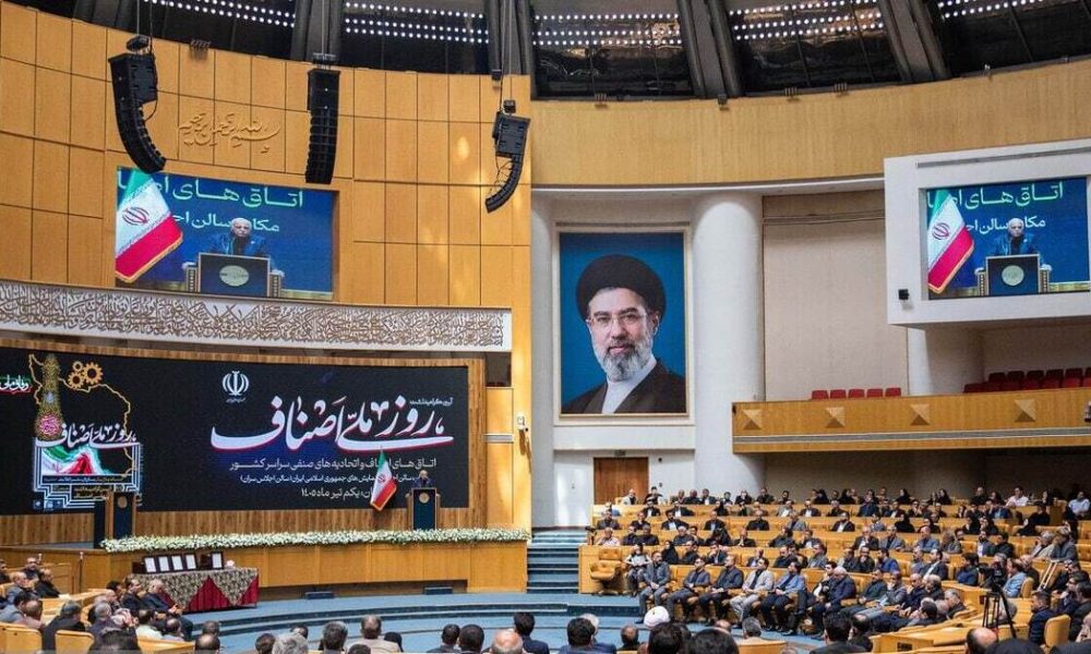 در جنگ کمبود کالا نداشتیم | کاهش قدرت خرید مردم، مهم‌ترین چالش پیش روی اصناف