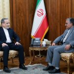  دیدار رئیس دفتر حفاظت منافع ایران در قاهره با عراقچی