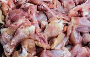 مواد غذایی فاسد در بوشهر کشف و معدوم‌سازی شد