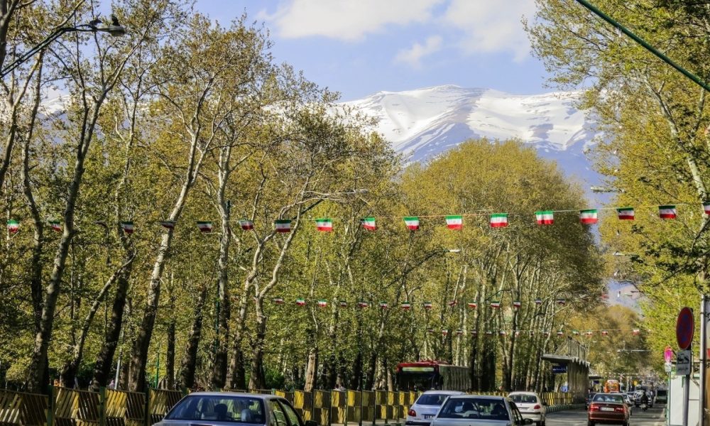 نمایی از خیابان ولیعصر در دهه ۴۰ + عکس