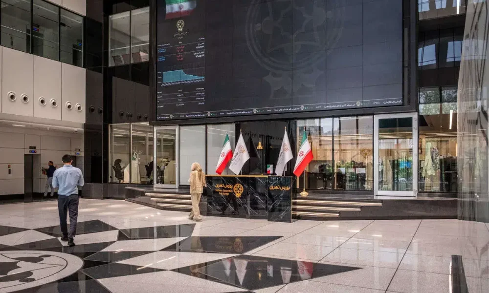 افزایش ۶ هزار واحدی شاخص کل / بورس تهران با چراغ سبز آغاز به کار کرد
