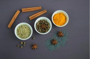 تحلیل بازار جهانی انواع ادویه‌ در سال ۲۰۲۵؛ زعفران همچنان گران ‌ترین ادویه جهان است