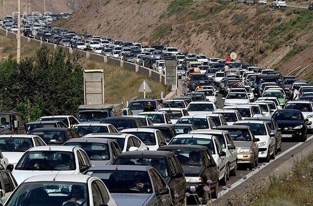 ترافیک سنگین در محورهای شمالی و ورودی پایتخت|بارش باران و مه‌گرفتگی در برخی جاده‌های شمالی