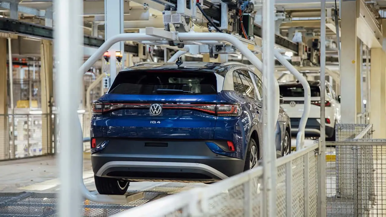 خودروی فرسوده، معدن جدید اروپا برای مقابله با چین volkswagen-zwickau-factory