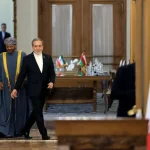 بازتاب خبر عمان و عربستان در بازار طلا و دلار/ دلار ۴۵۰۰ تومان گران‌تر شد/ طلای ۱۸ عیار تا ۳۵ میلیون تومان بالا می‌رود؟