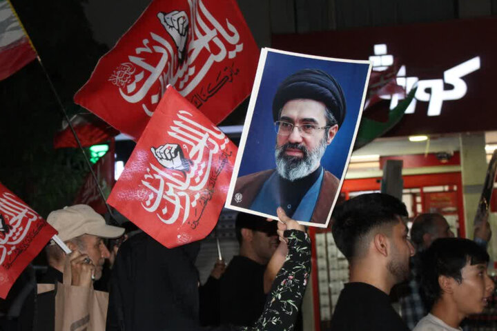 رجز خوانی دختر ایلامی در میدان ۲۲ بهمن