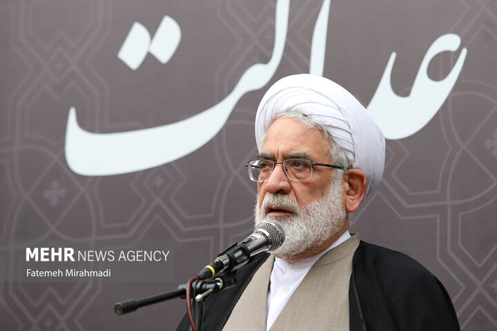 منتظری: بی‌توجهی به حجاب در دانشگاه‌ها زیبنده جامعه اسلامی نیست